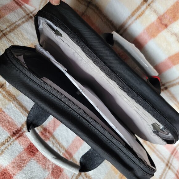 Tumi Voyageur Toiletry Bag - Picture 3 of 4